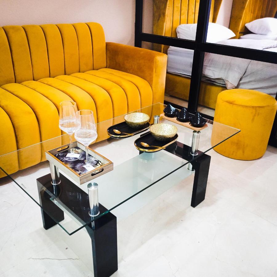Nouveau Appartement Au Plein Centre-Ville En Face Hilton Tánger Exterior foto